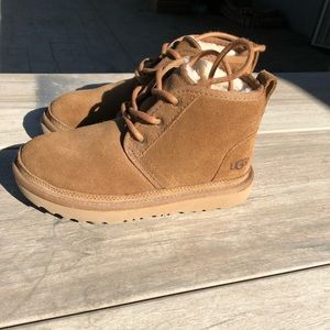 Brand new without tags neumel ugg